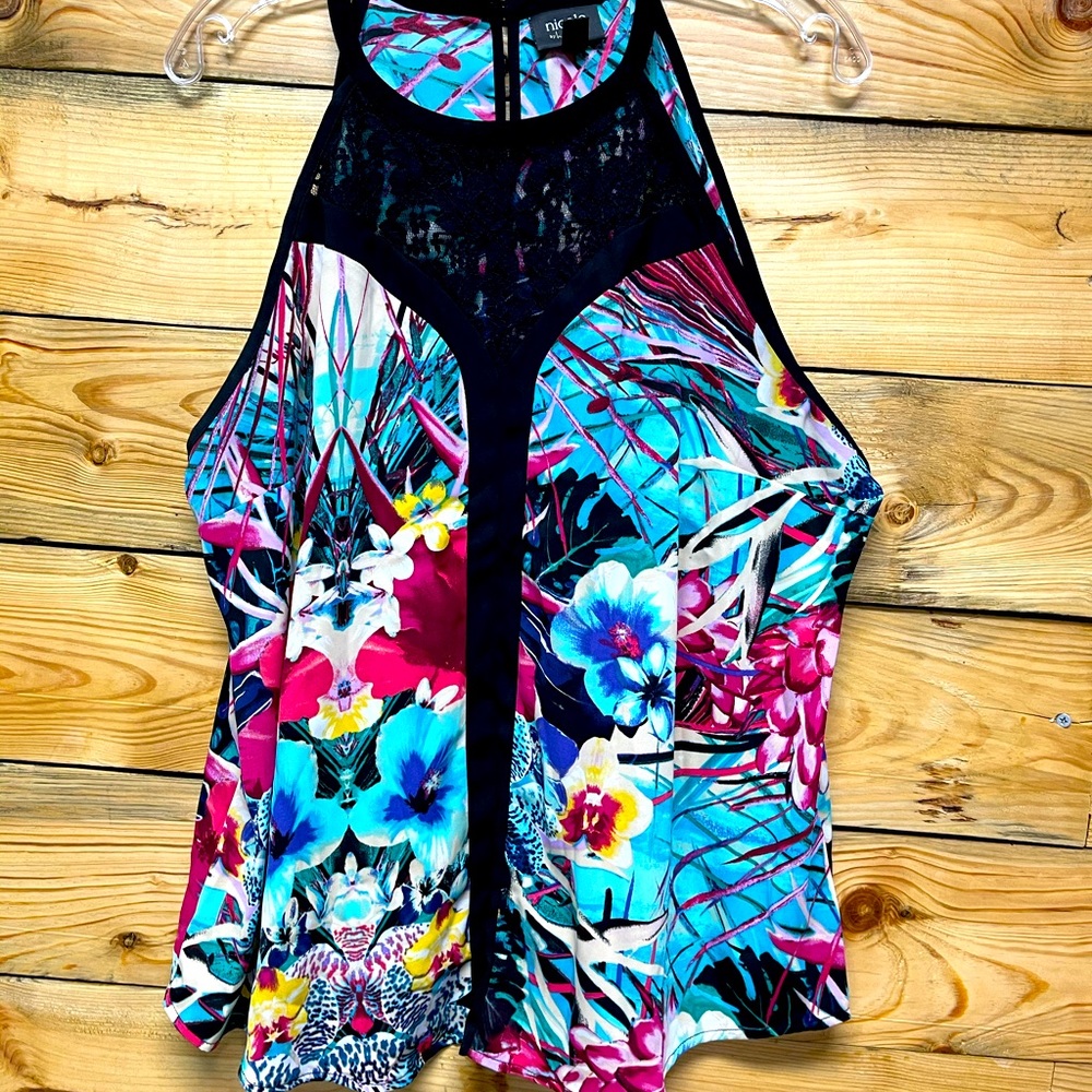 Nicole size XL , brightly colored tank